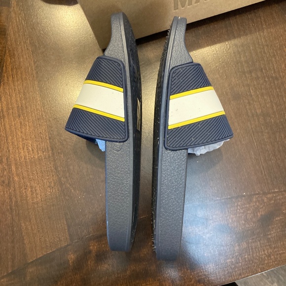 Steve Madden Kids size 3 Navy slides NWT - Picture 4 of 6